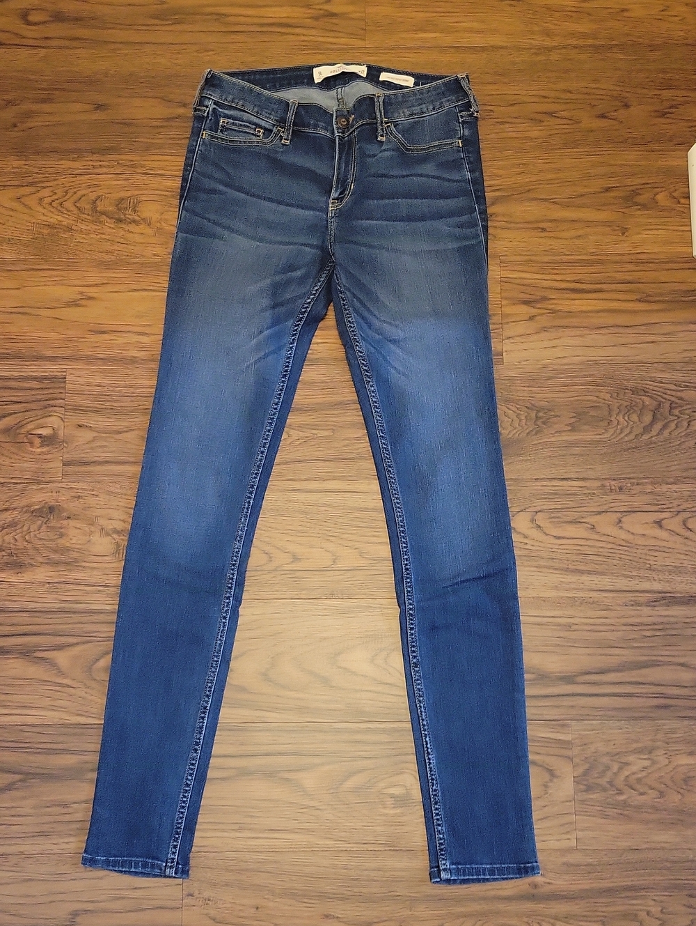 Hollister Women's Skinny Jeans in Mid Blue Stretch Denim